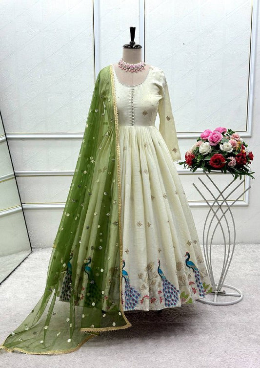 Đěsigner Tredition Look Heavy Dola Silk Gwon Pent & Dupatta Set single available wholesale
