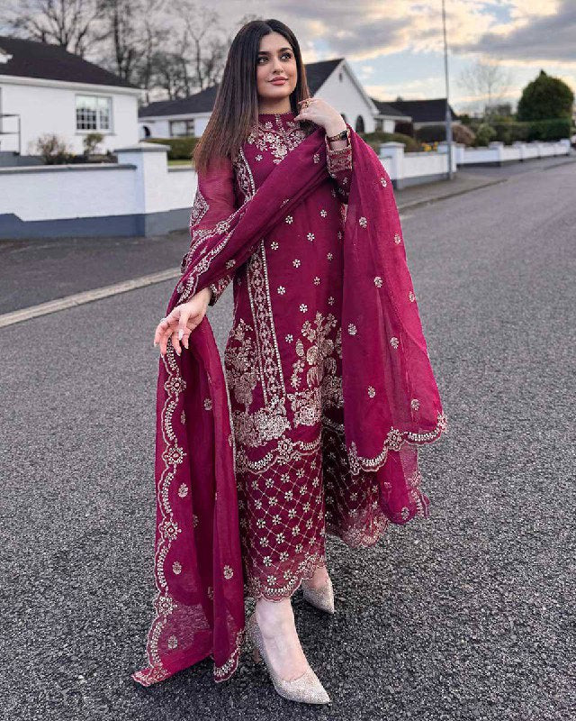 DESIGNER WEAR EXCLUSIVE SUIT IN GEORGETTE FABRIC TOP AND PANT WITH DUPATTA IN SEQUENCE EMBROIDERY single available wholesale