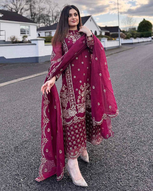 DESIGNER WEAR EXCLUSIVE SUIT IN GEORGETTE FABRIC TOP AND PANT WITH DUPATTA IN SEQUENCE EMBROIDERY single available wholesale
