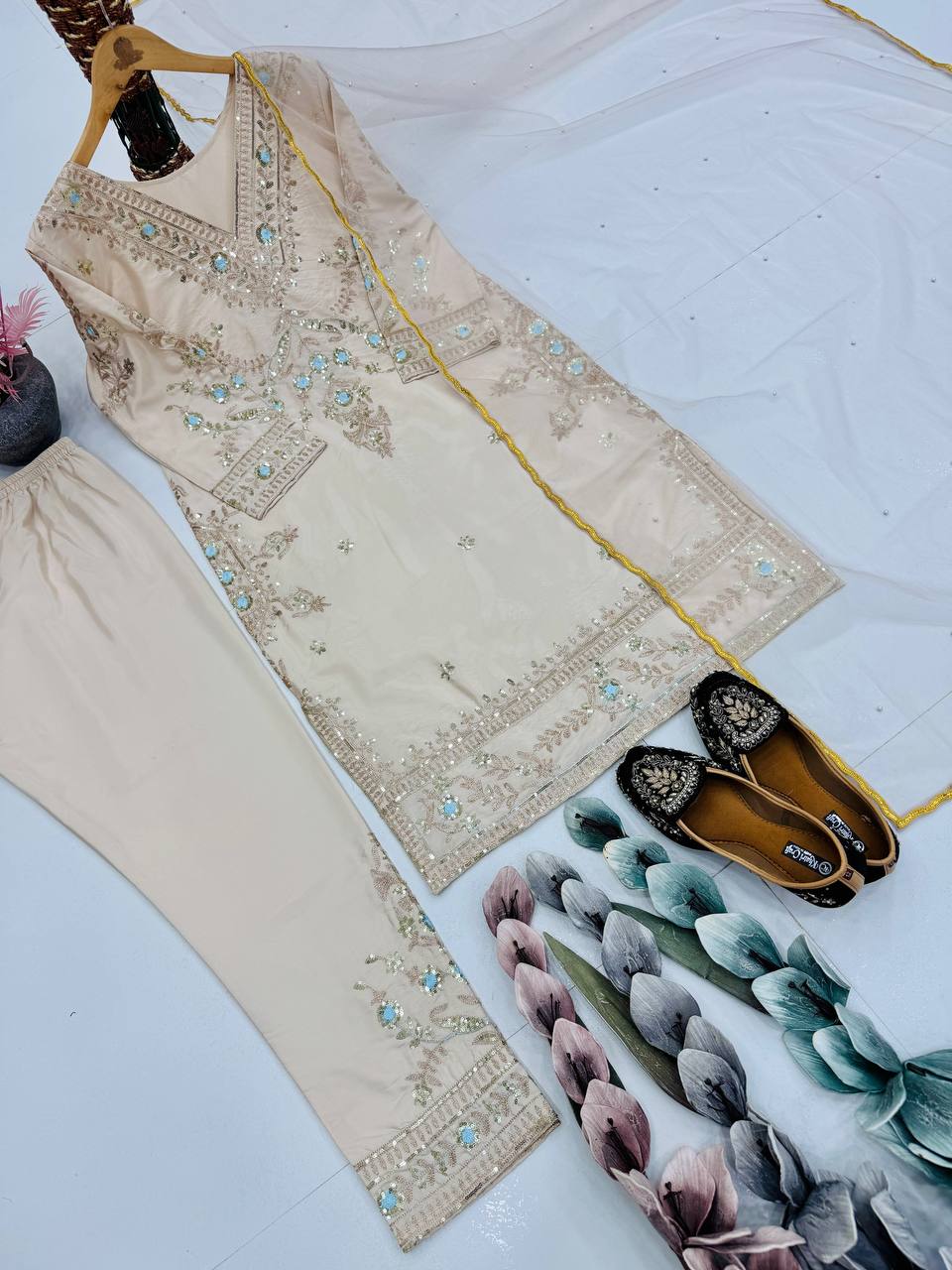 *PARTY WEAR DESIGNER 3 PIS SUIT COLLECTION* single available wholesale