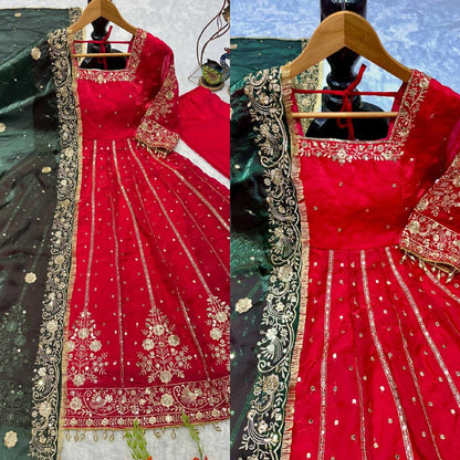NEW ĐĚSIGNER PARTY WEAR LOOK  GOWN WITH EMBROIDERY  WORK
