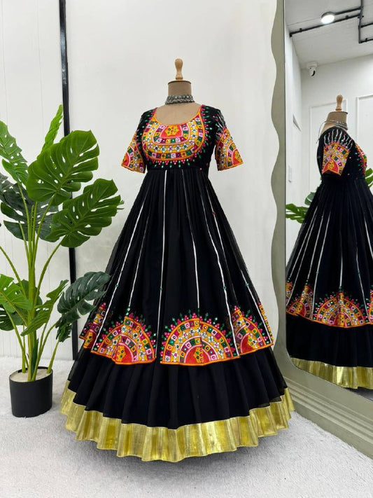 Navratri special LEHENGHA CHOLI  single available wholesale