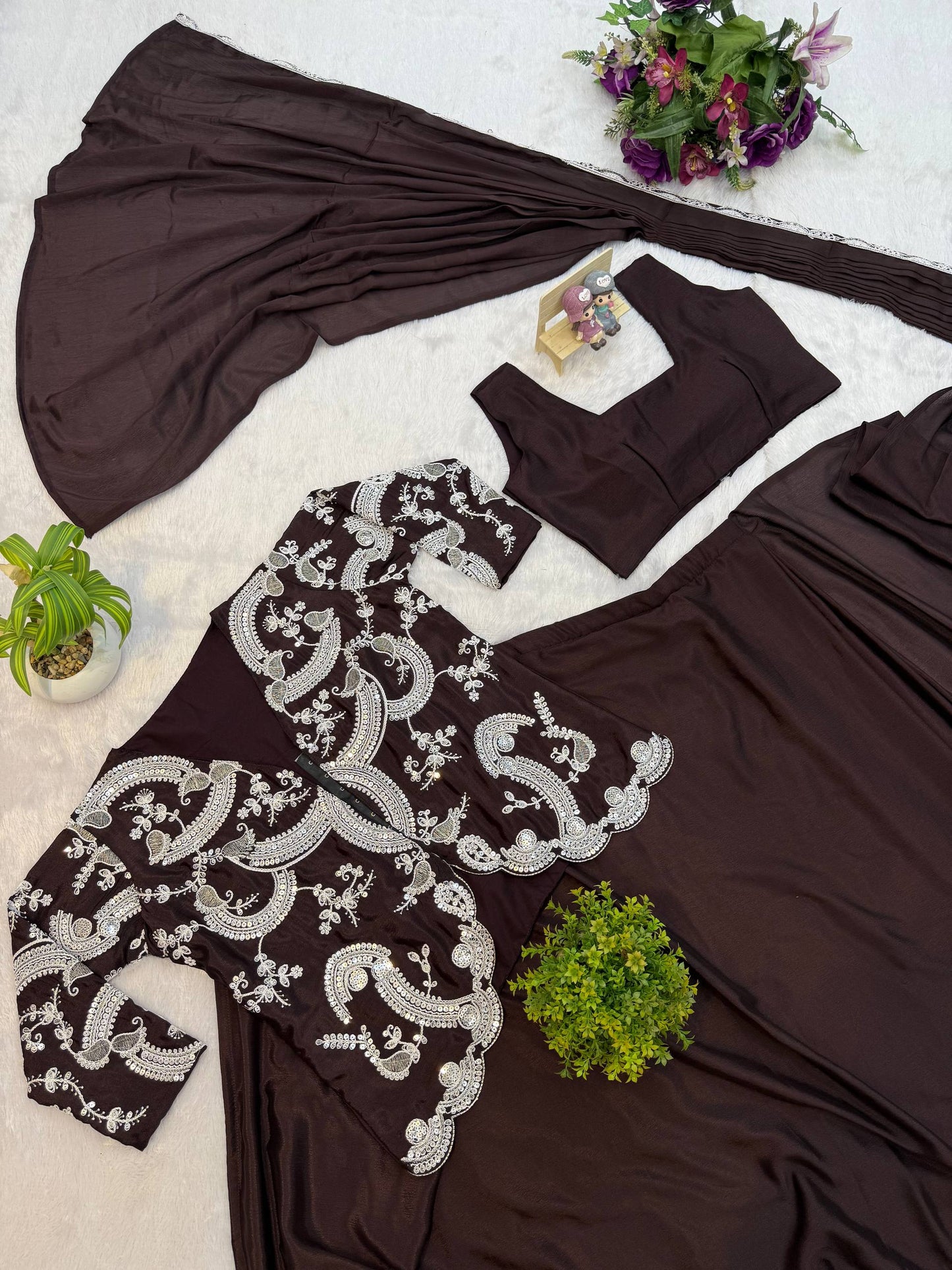 iNDO-WESTERN DRAPE SAREE….* 🚀 *🥻WE ARE LAUNCHING NEW SUPERHIT TRENDING INDO-WESTERN READY TO WEAR SAREE WITH FULLY EMBROIDERED KOTI ON  CHINON FABRIC WITH STITCH BLOUSE