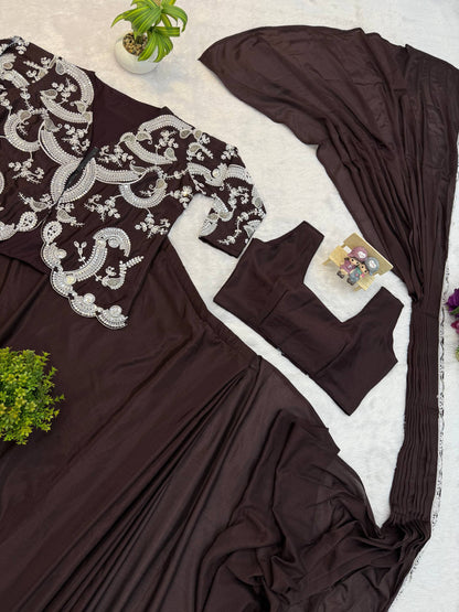 iNDO-WESTERN DRAPE SAREE….* 🚀 *🥻WE ARE LAUNCHING NEW SUPERHIT TRENDING INDO-WESTERN READY TO WEAR SAREE WITH FULLY EMBROIDERED KOTI ON  CHINON FABRIC WITH STITCH BLOUSE