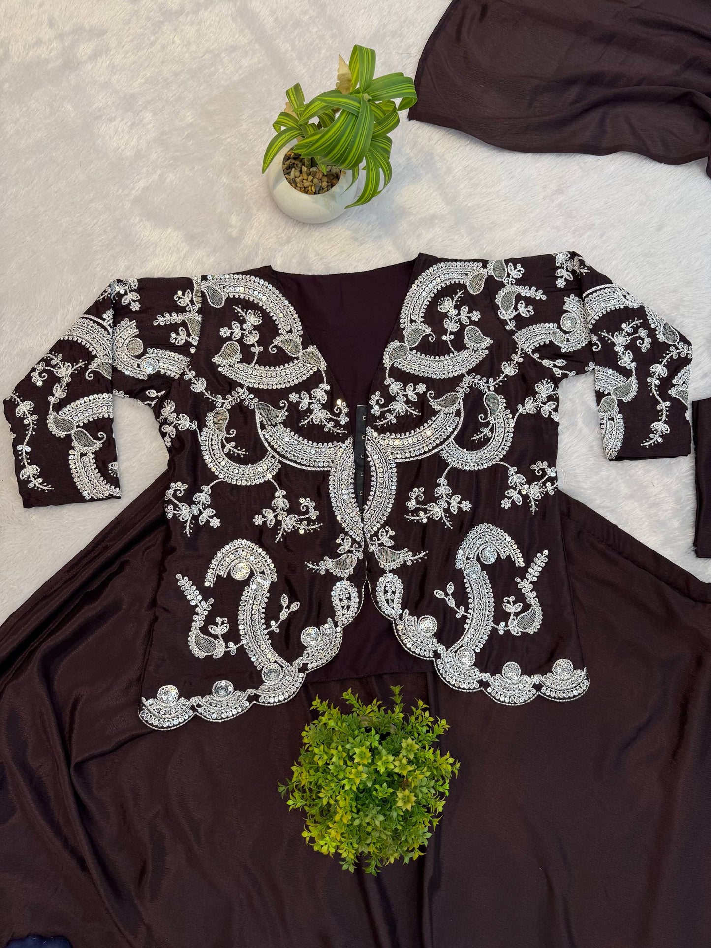 iNDO-WESTERN DRAPE SAREE….* 🚀 *🥻WE ARE LAUNCHING NEW SUPERHIT TRENDING INDO-WESTERN READY TO WEAR SAREE WITH FULLY EMBROIDERED KOTI ON  CHINON FABRIC WITH STITCH BLOUSE