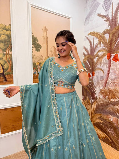 EXCLUSIVE LEHENGA, BLOUSE & KOTI SET* 👗 *THIS SET IS COMING WITH SHIMMER FABRIC & HEAVY EMBROIDERY WORK