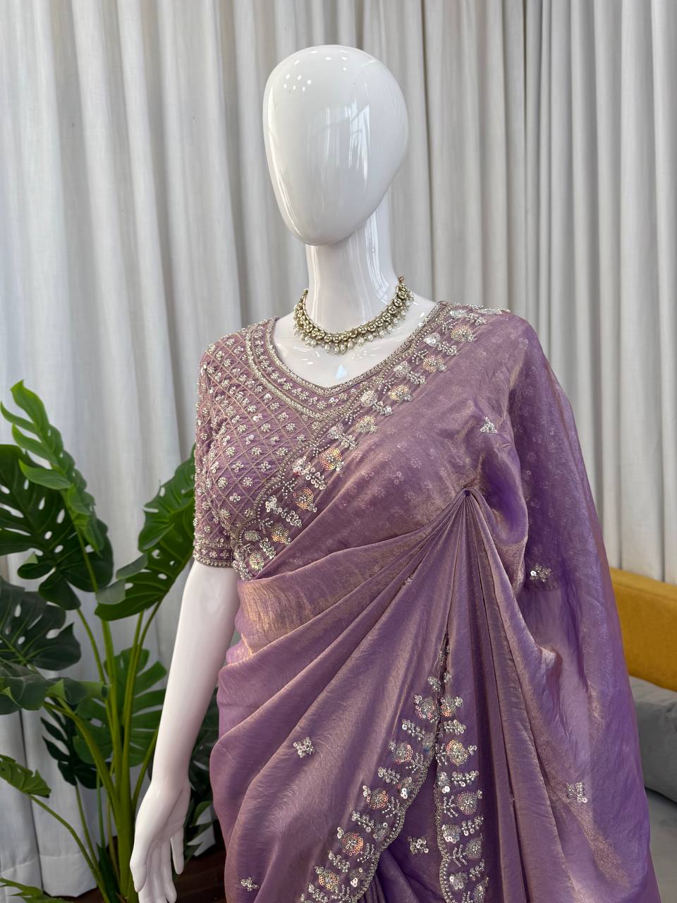 Designer Saree with *Beds*– Elegance Redefined ✨ Fall in love with this stunning saree in an eye-catching shade, crafted with finesse and rich detailing. A perfect blend of grace and glam!
