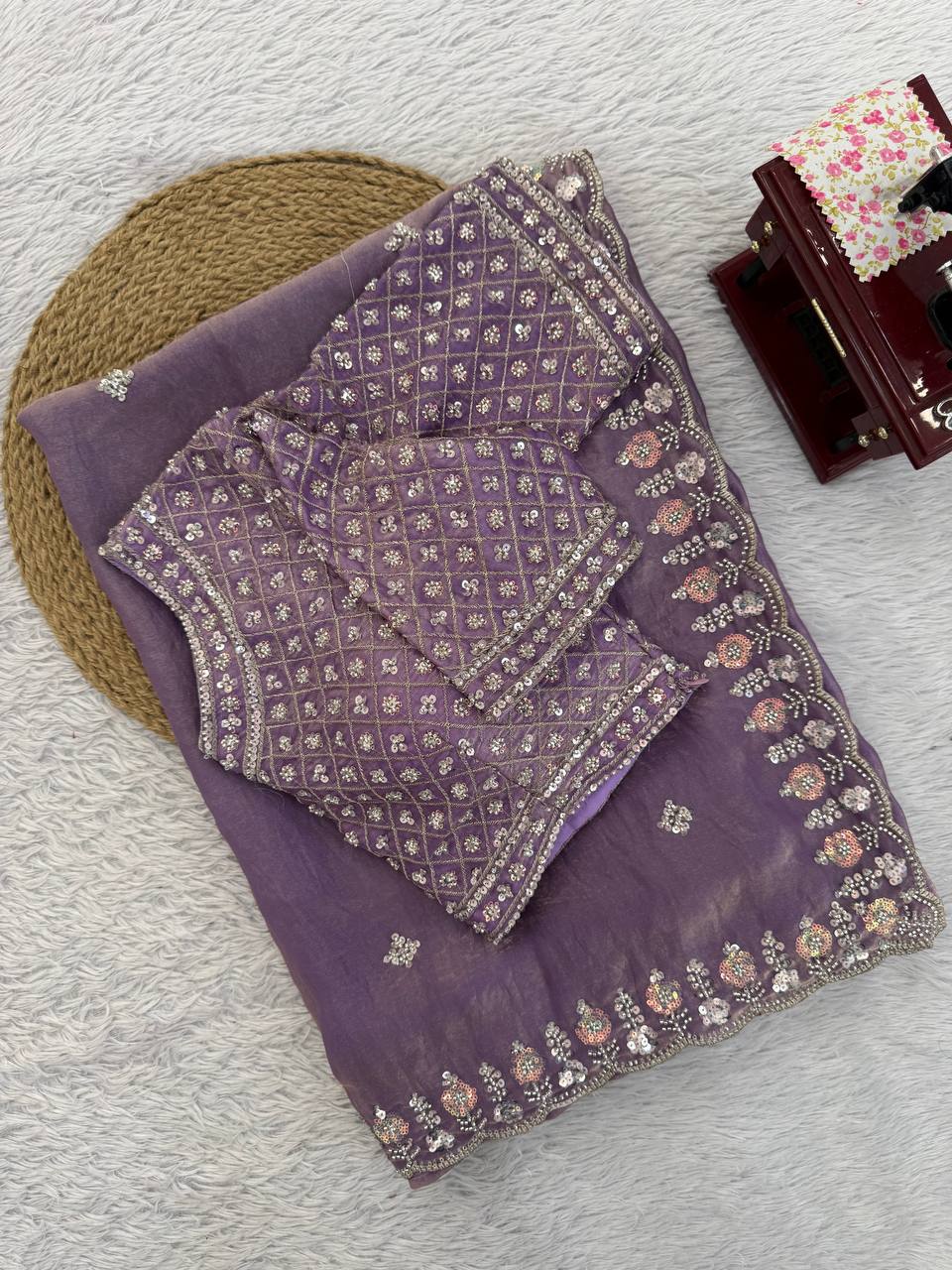 Designer Saree with *Beds*– Elegance Redefined ✨ Fall in love with this stunning saree in an eye-catching shade, crafted with finesse and rich detailing. A perfect blend of grace and glam!