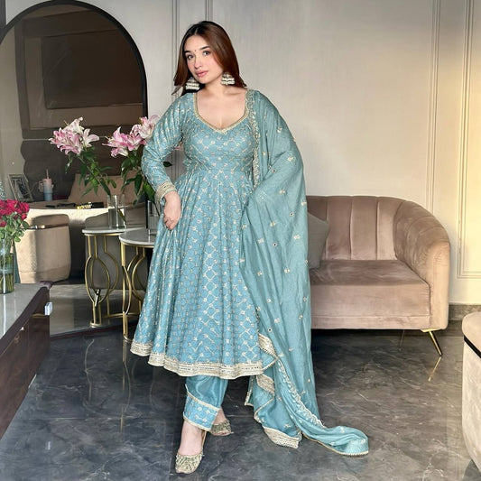 Women’s Ethnic Wear single available wholesale gown