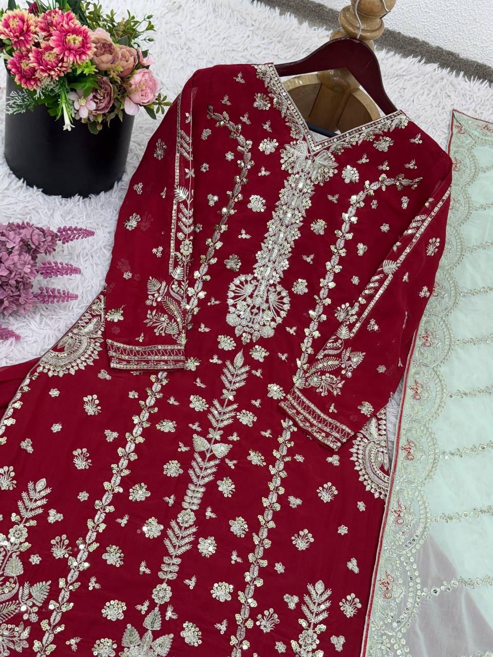 Đěsigner Party Wear Look Fancy Style Top,Lehenga and Dupatta single available wholesale