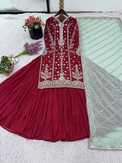 Đěsigner Party Wear Look Fancy Style Top,Lehenga and Dupatta single available wholesale