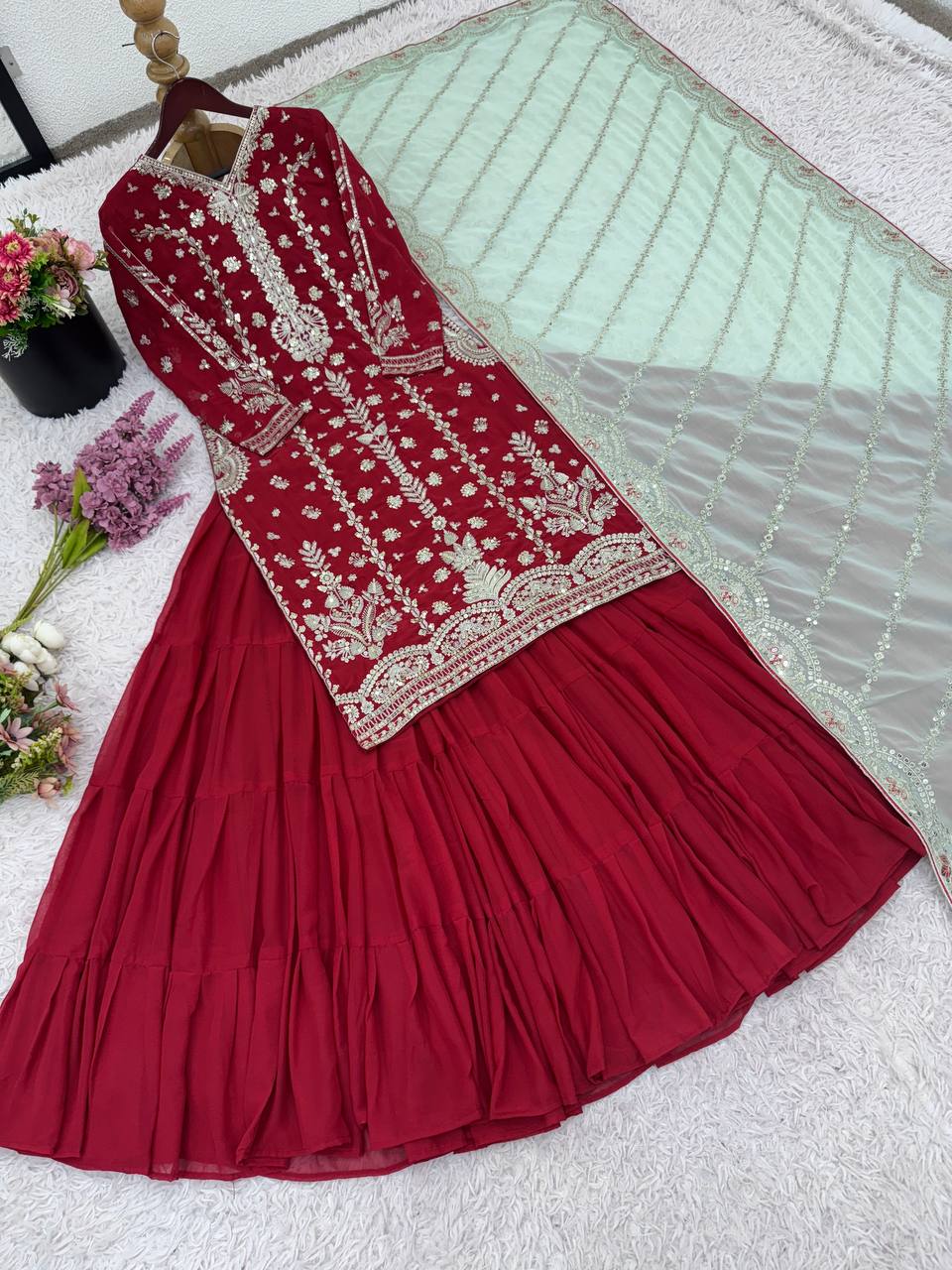Đěsigner Party Wear Look Fancy Style Top,Lehenga and Dupatta single available wholesale