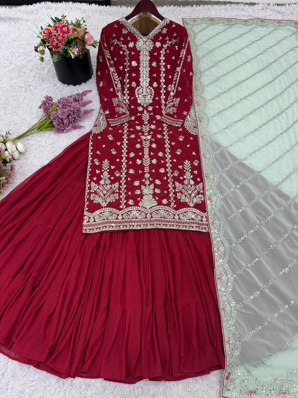 Đěsigner Party Wear Look Fancy Style Top,Lehenga and Dupatta single available wholesale