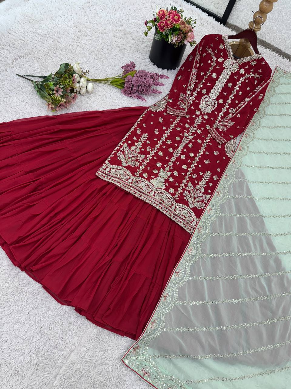 Đěsigner Party Wear Look Fancy Style Top,Lehenga and Dupatta single available wholesale