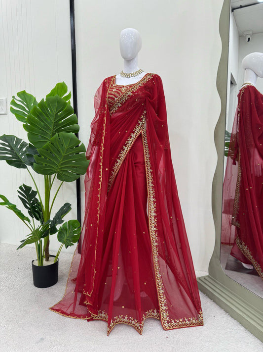 esigner Saree on Faux Georgette Febric with Thred & Sequnce wok and Blouse