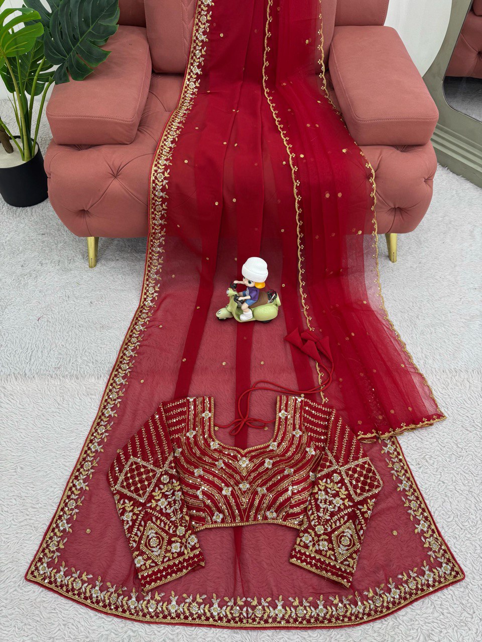 esigner Saree on Faux Georgette Febric with Thred & Sequnce wok and Blouse