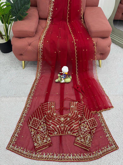 esigner Saree on Faux Georgette Febric with Thred & Sequnce wok and Blouse