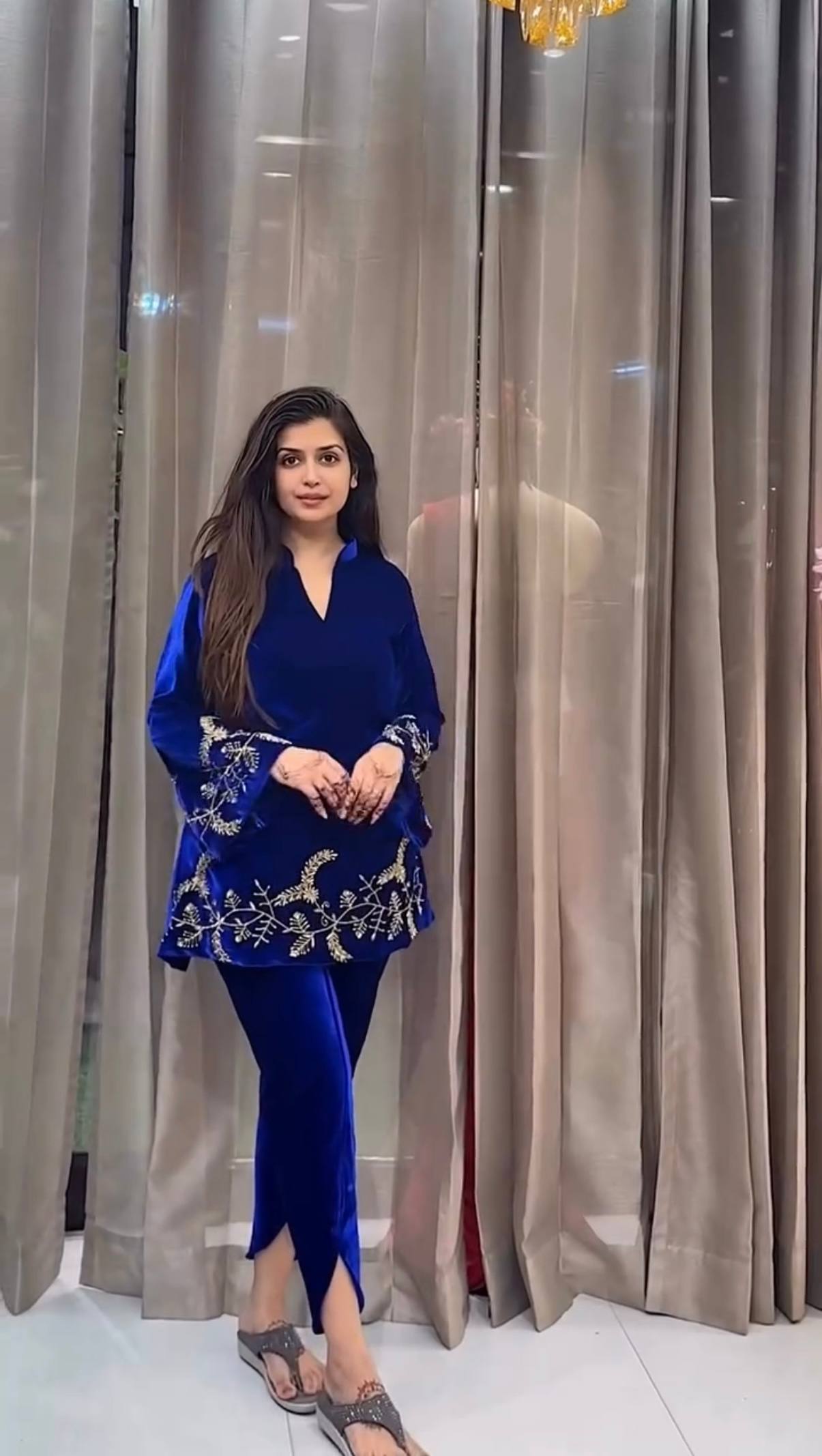 9000 VELVET✨CO-ORD SET* *👗THIS EXCLUSIVE EMBROIDERED CO-ORD SET ON VELVET FABRIC WITH WORK