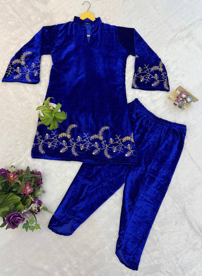 9000 VELVET✨CO-ORD SET* *👗THIS EXCLUSIVE EMBROIDERED CO-ORD SET ON VELVET FABRIC WITH WORK
