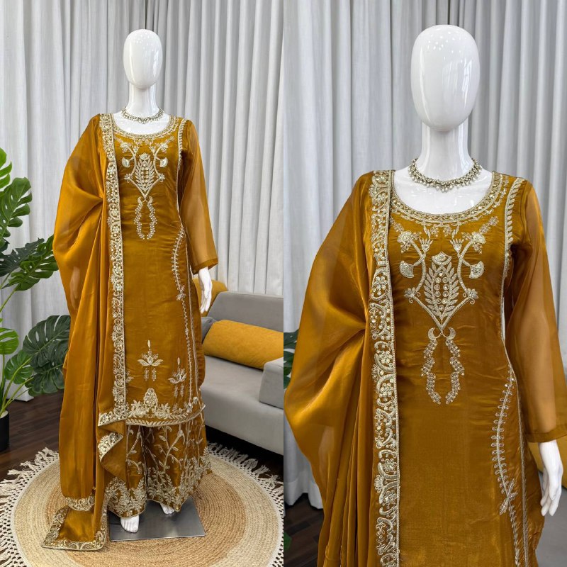 Elegant Ethnic Wear ✨ 🎀 Crafted in Classy Tones with Premium Fabric & Detailing