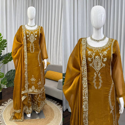 Elegant Ethnic Wear ✨ 🎀 Crafted in Classy Tones with Premium Fabric & Detailing