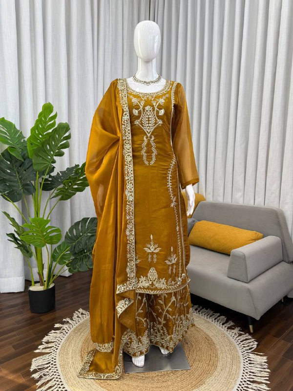Elegant Ethnic Wear ✨ 🎀 Crafted in Classy Tones with Premium Fabric & Detailing