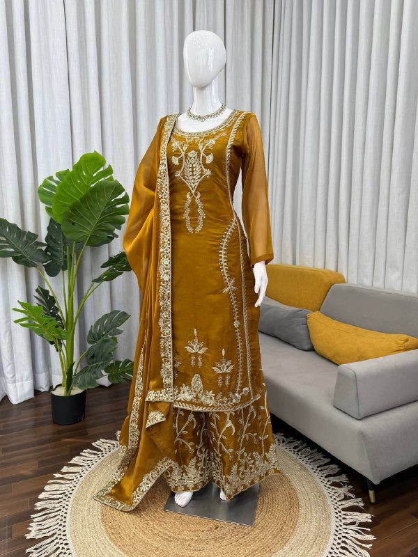 Elegant Ethnic Wear ✨ 🎀 Crafted in Classy Tones with Premium Fabric & Detailing