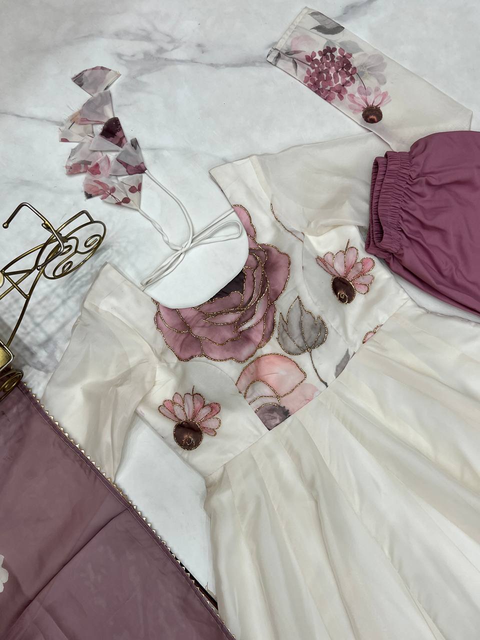 PURE SOFT ORGANJA SILK FABRIC FULLY FLAIR KALI PATTERN AND CANVAS PATTA WITH DUPPTA SET ,PENT READY TO WEAR  single available wholesale