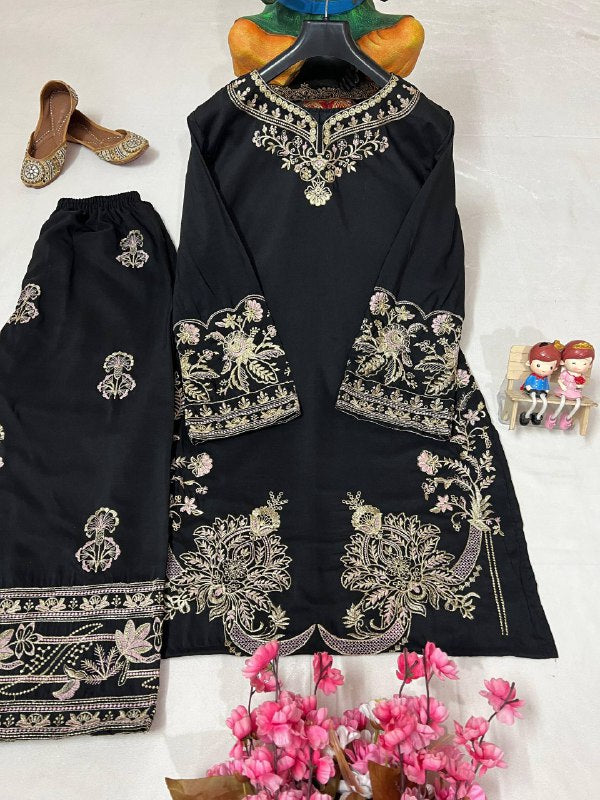 Black Embroidered Cord Set – Perfect Blend of Tradition & Style Enhance the beauty of your wardrobe