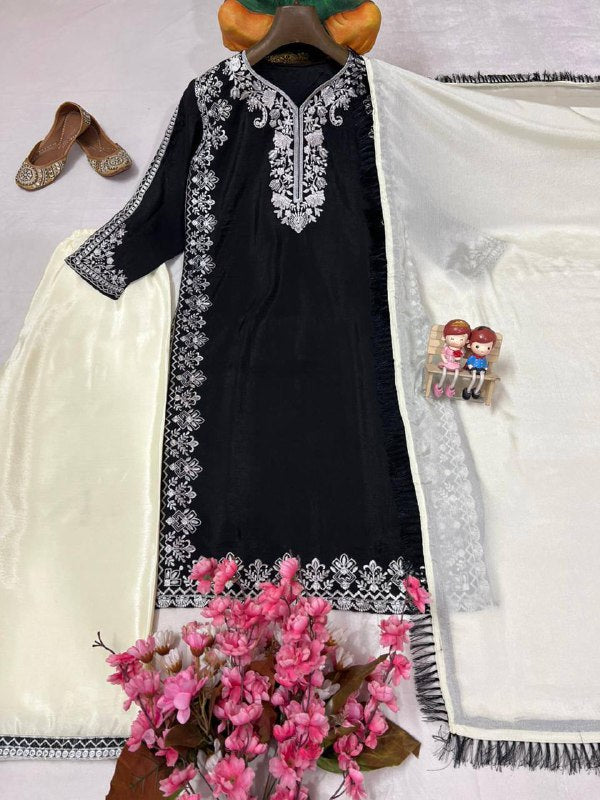 ENHANCE THE BEAUTY OF YOUR WARDROBE WITH THIS NEWLY LAUNCHED KURTI-PANT SET single available wholesale