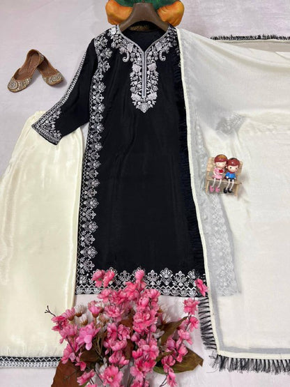 ENHANCE THE BEAUTY OF YOUR WARDROBE WITH THIS NEWLY LAUNCHED KURTI-PANT SET single available wholesale