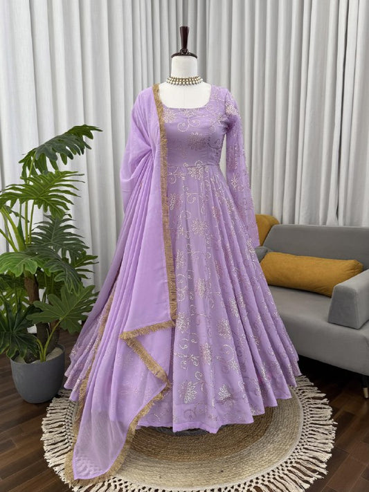 Elegant Ethnic Wear ✨ 🎀 Crafted in Classy Tones with Premium Fabric & Detailing
