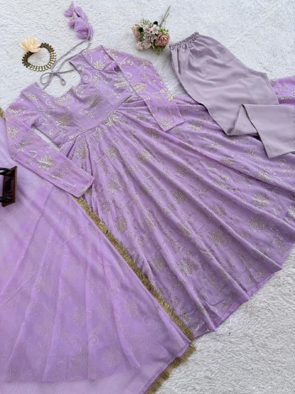 Elegant Ethnic Wear ✨ 🎀 Crafted in Classy Tones with Premium Fabric & Detailing