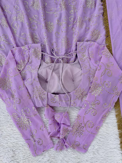 Elegant Ethnic Wear ✨ 🎀 Crafted in Classy Tones with Premium Fabric & Detailing
