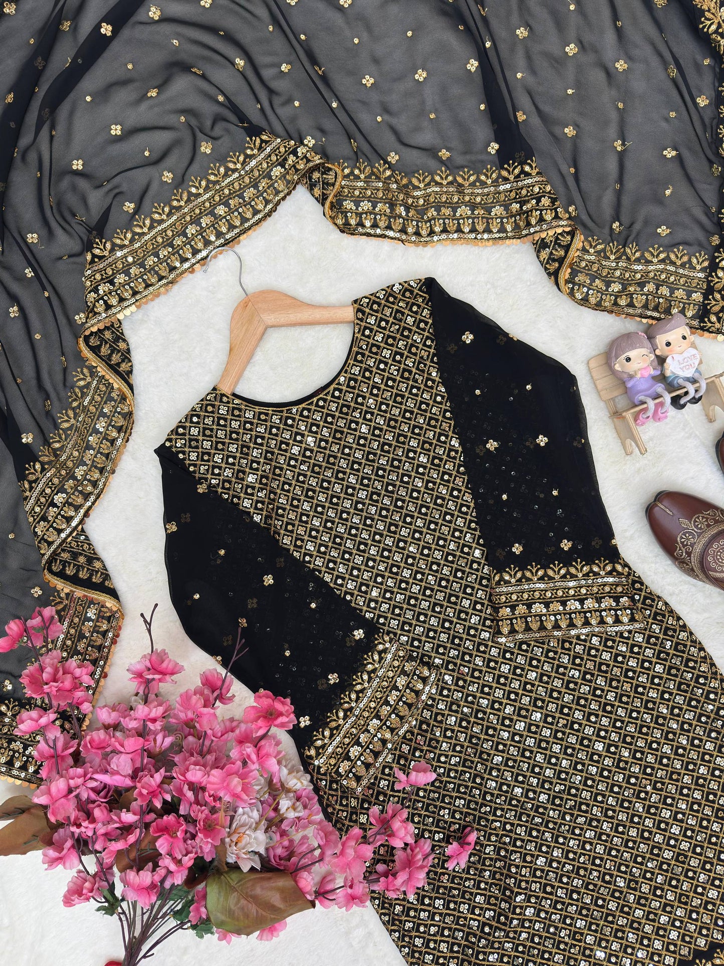 ENHANCE THE BEAUTY OF YOUR WARDROBE WITH THIS NEWLY LAUNCHED KURTI & PLAZZO SET
