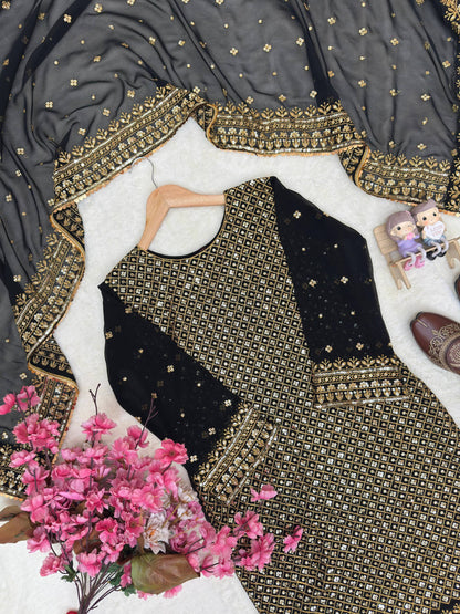 ENHANCE THE BEAUTY OF YOUR WARDROBE WITH THIS NEWLY LAUNCHED KURTI & PLAZZO SET