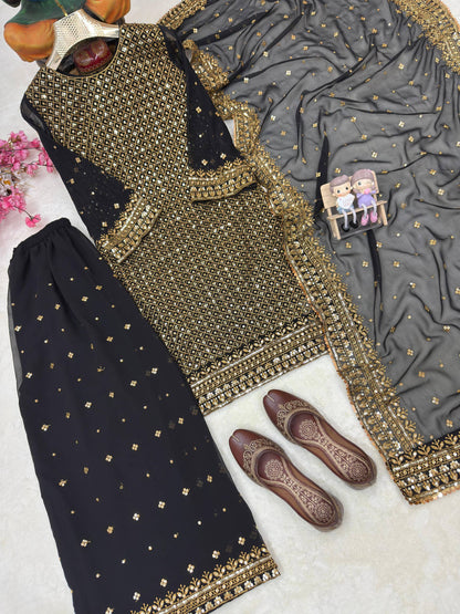 ENHANCE THE BEAUTY OF YOUR WARDROBE WITH THIS NEWLY LAUNCHED KURTI & PLAZZO SET