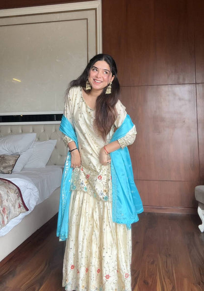 top SARARA PAIR  single available wholesale