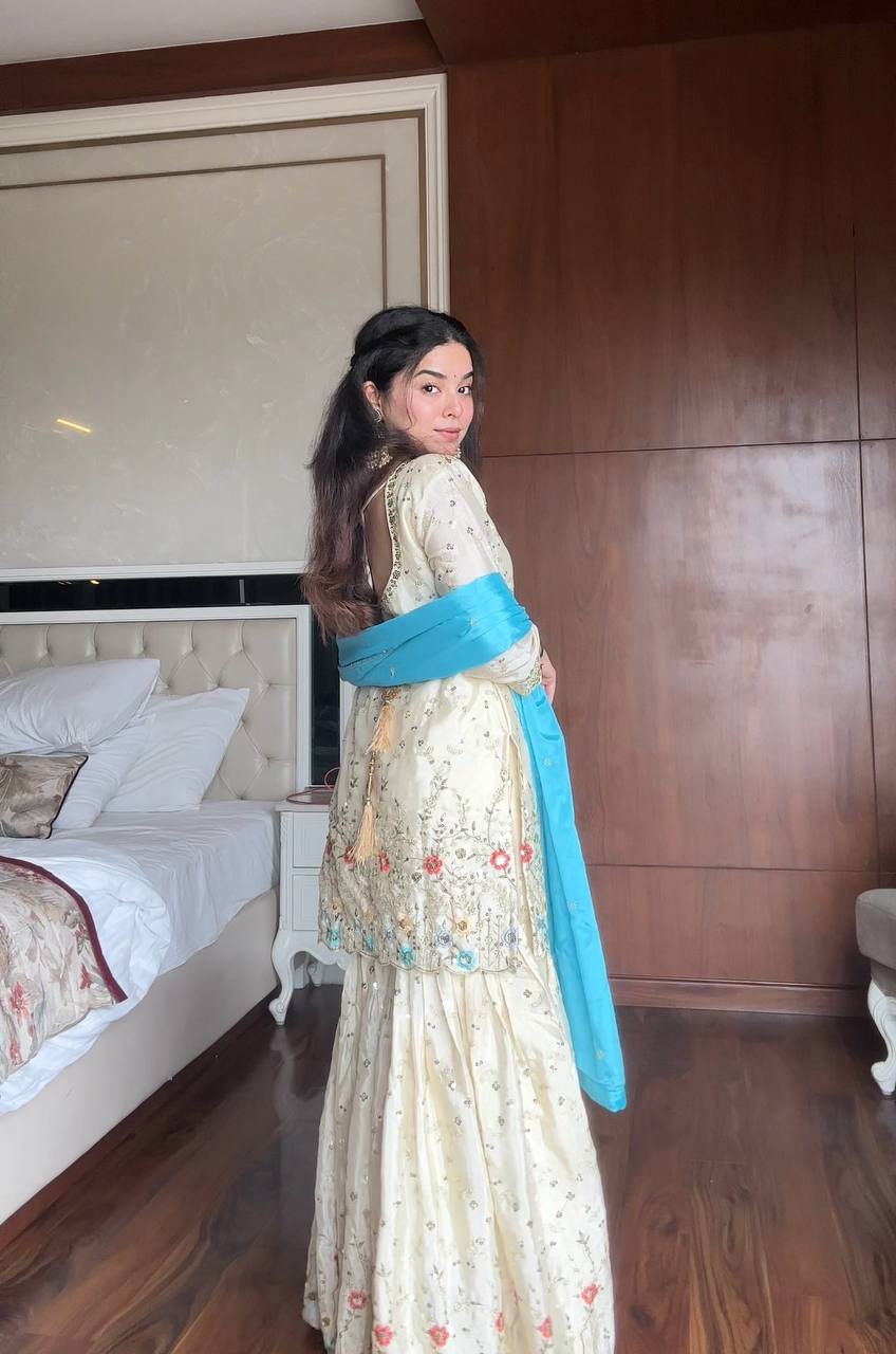 top SARARA PAIR  single available wholesale