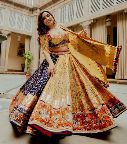 TRENDING NAVRATRI  SPECIAL CHANIYA CHOLI single available wholesale