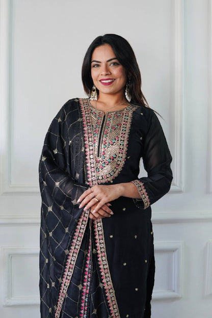 ĐĚSIGNER PARTY WEAR TOP AND PANT WITH FANCY DUPPATA AND EMBROIDERY WORK single available wholesale