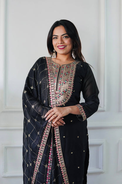 ĐĚSIGNER PARTY WEAR TOP AND PANT WITH FANCY DUPPATA AND EMBROIDERY WORK single available wholesale