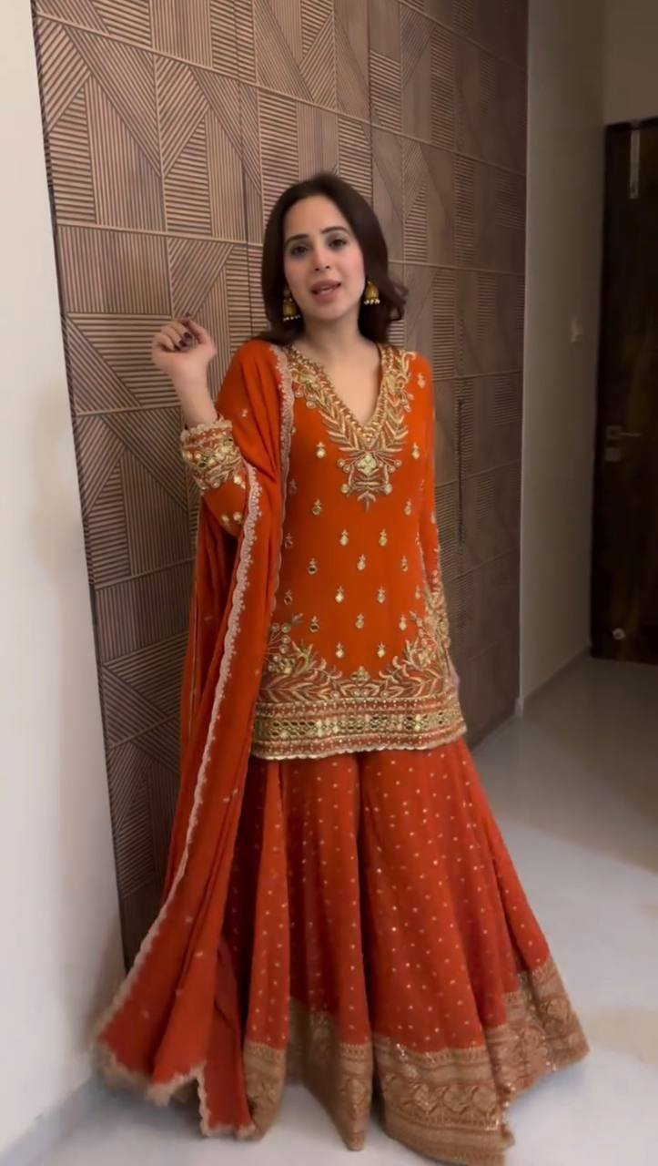 Elegant Ethnic Wear ✨ 🎀 Crafted in Classy Tones with Premium Fabric & Detailing