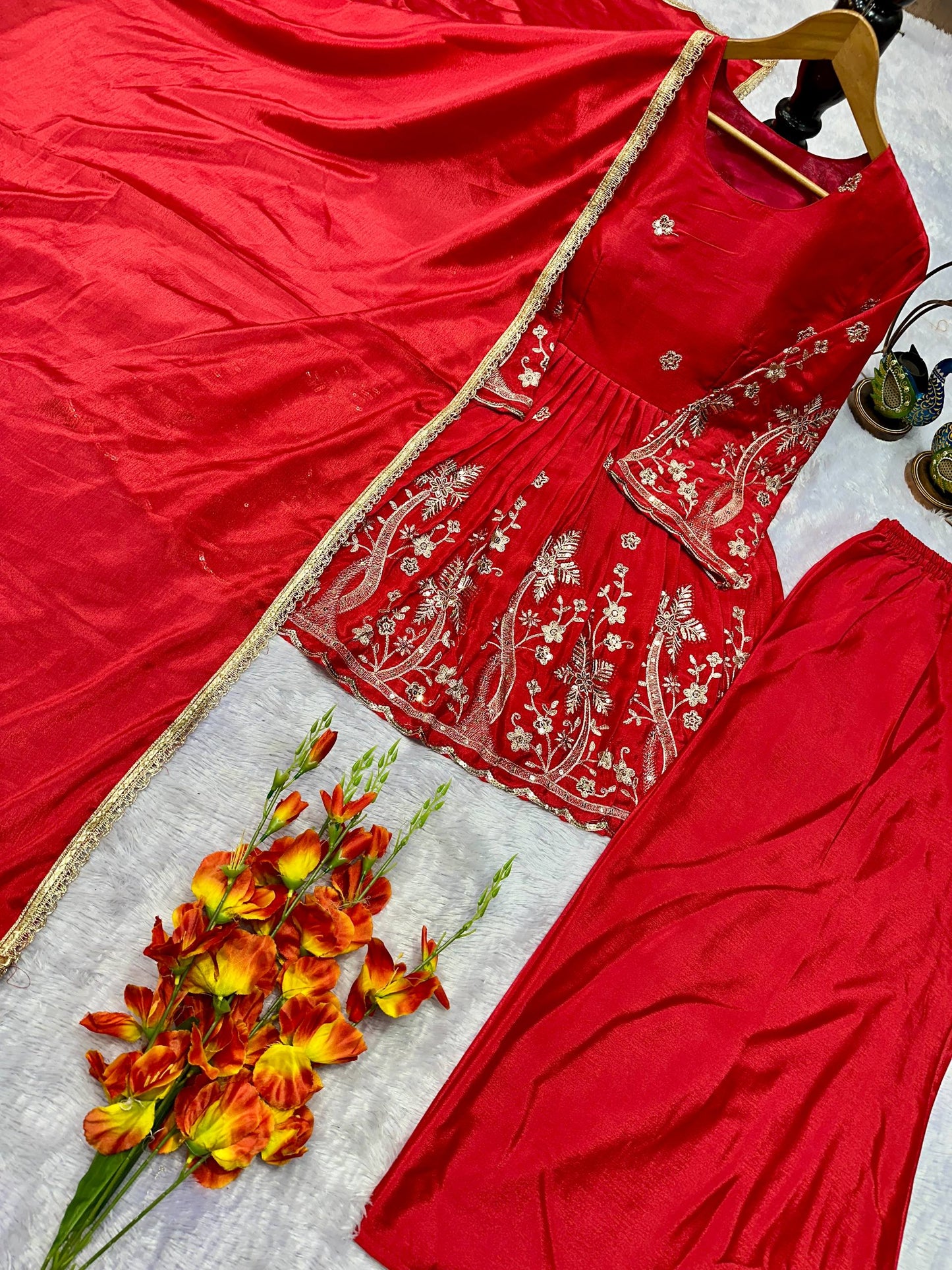 ĐĚSIGNER PARTY WEAR TOP AND PLAZZO. WITH FANCY DUPPATA AND EMBROIDERY WORK single available wholesale