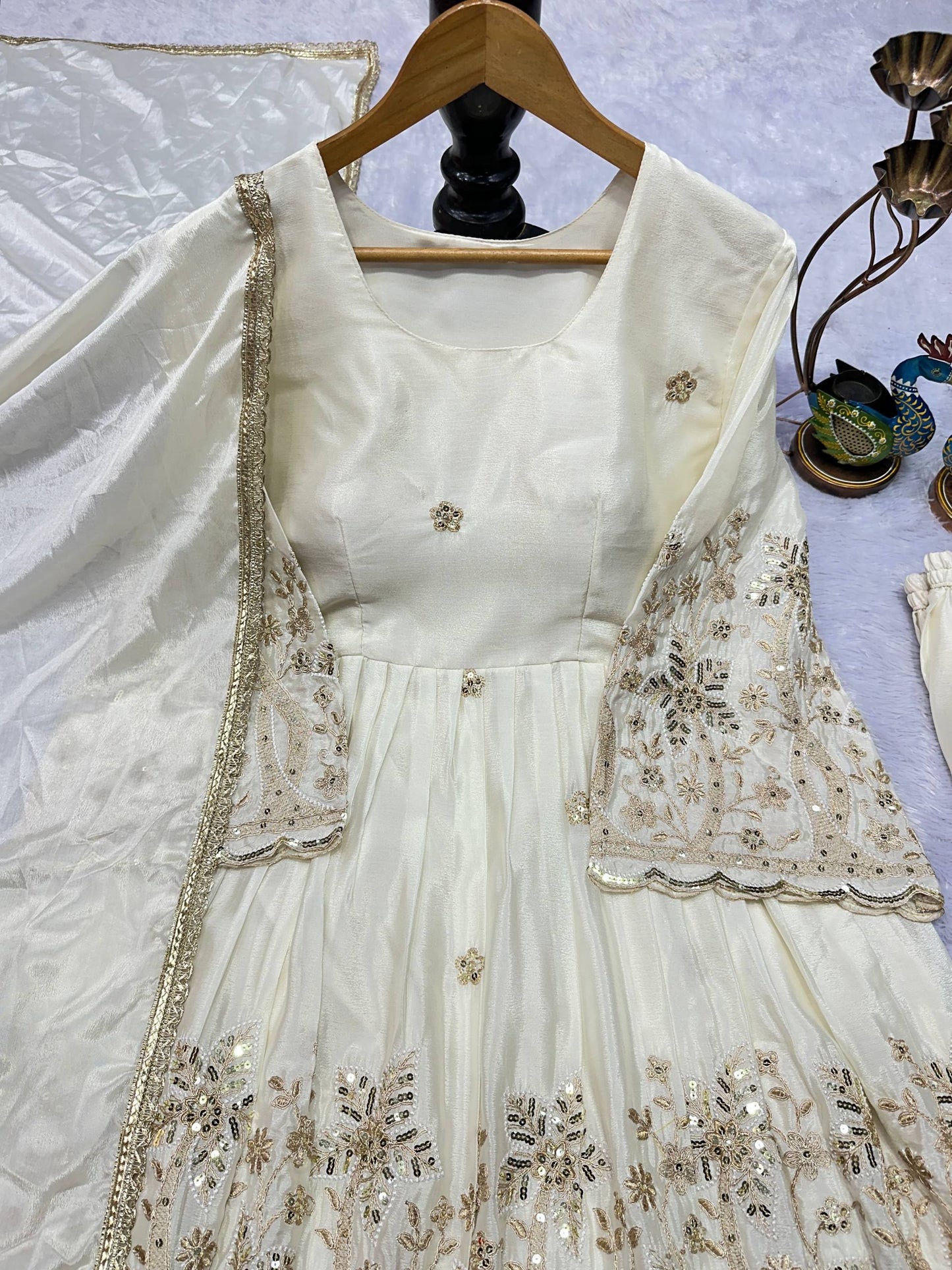 ĐĚSIGNER PARTY WEAR TOP AND PLAZZO. WITH FANCY DUPPATA AND EMBROIDERY WORK single available wholesale