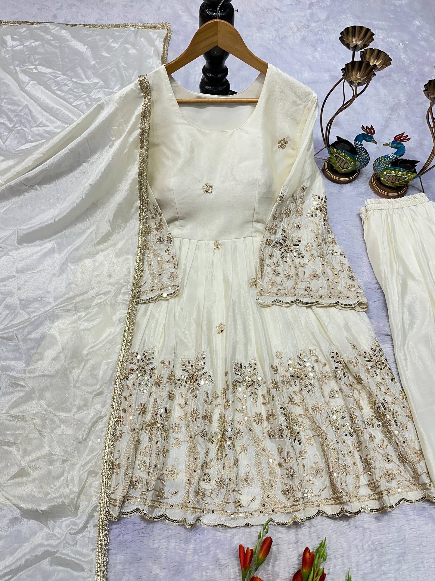 ĐĚSIGNER PARTY WEAR TOP AND PLAZZO. WITH FANCY DUPPATA AND EMBROIDERY WORK single available wholesale