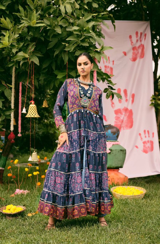 *NAVRATRI SPECIAL INDO-WESTERN SHRUG AND BLOUSE