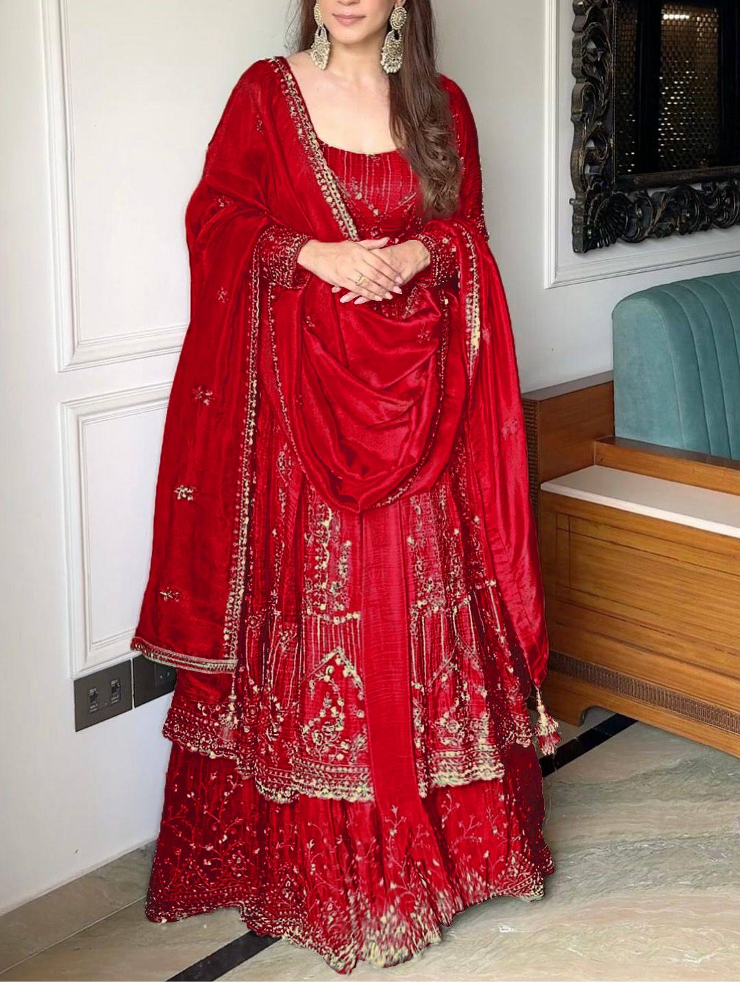 NEW ĐĚSIGNER PARTY WEAR LOOK  GOWN WITH LAHENGHA AND EMBROIDERY  WORK single available wholesale