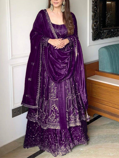 NEW ĐĚSIGNER PARTY WEAR LOOK  GOWN WITH LAHENGHA AND EMBROIDERY  WORK single available wholesale