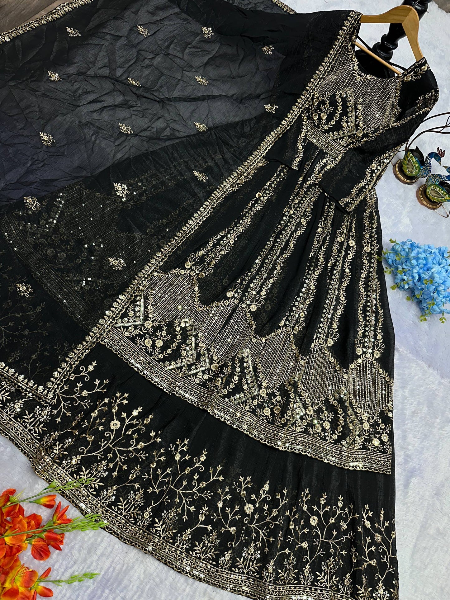 NEW ĐĚSIGNER PARTY WEAR LOOK  GOWN WITH LAHENGHA AND EMBROIDERY  WORK single available wholesale